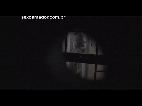❤️ Blondie ichi bo'sh g'ishtlar orqasida yashiringan qo'shni voyeur tomonidan yashirincha videoga tushadi ❤️ Super seksda pornoda uz.porn-impact.ru