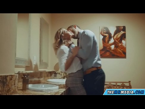 ❤️ Ko'krakli sarg'ish sizni jamoat hojatxonasida yo'ldan ozdirganda ❤️ Super seksda pornoda uz.porn-impact.ru